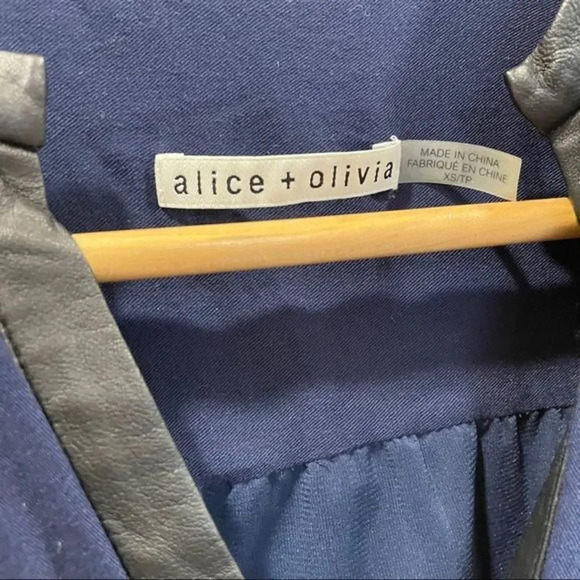 ALICE & OLIVIA Navy Mini Dress Extra Small - Picture 3 of 5